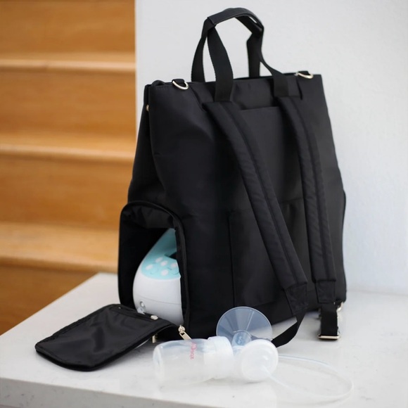 Béis “The Pumping Backpack” in black - Picture 2 of 5